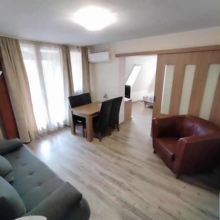 Viking Hotel Gardony Bagian luar foto