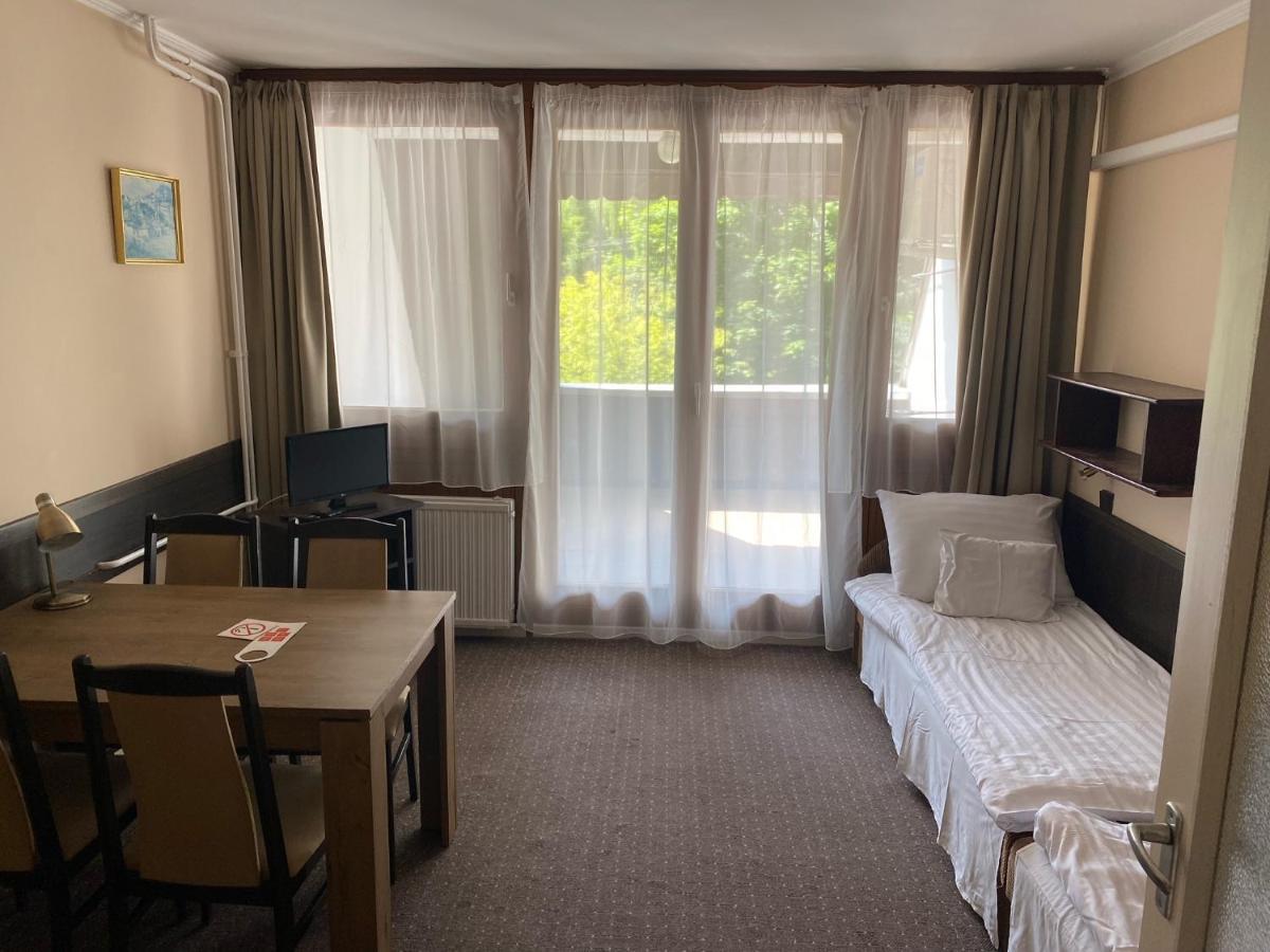 Viking Hotel Gardony Bagian luar foto