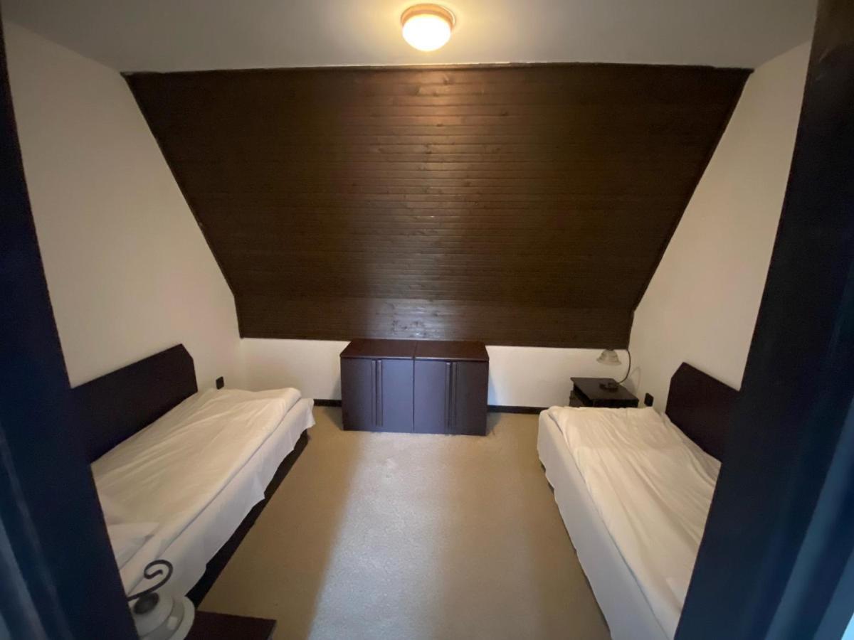 Viking Hotel Gardony Bagian luar foto
