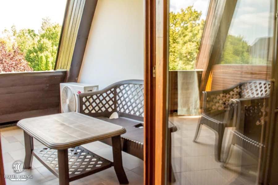 Viking Hotel Gardony Bagian luar foto