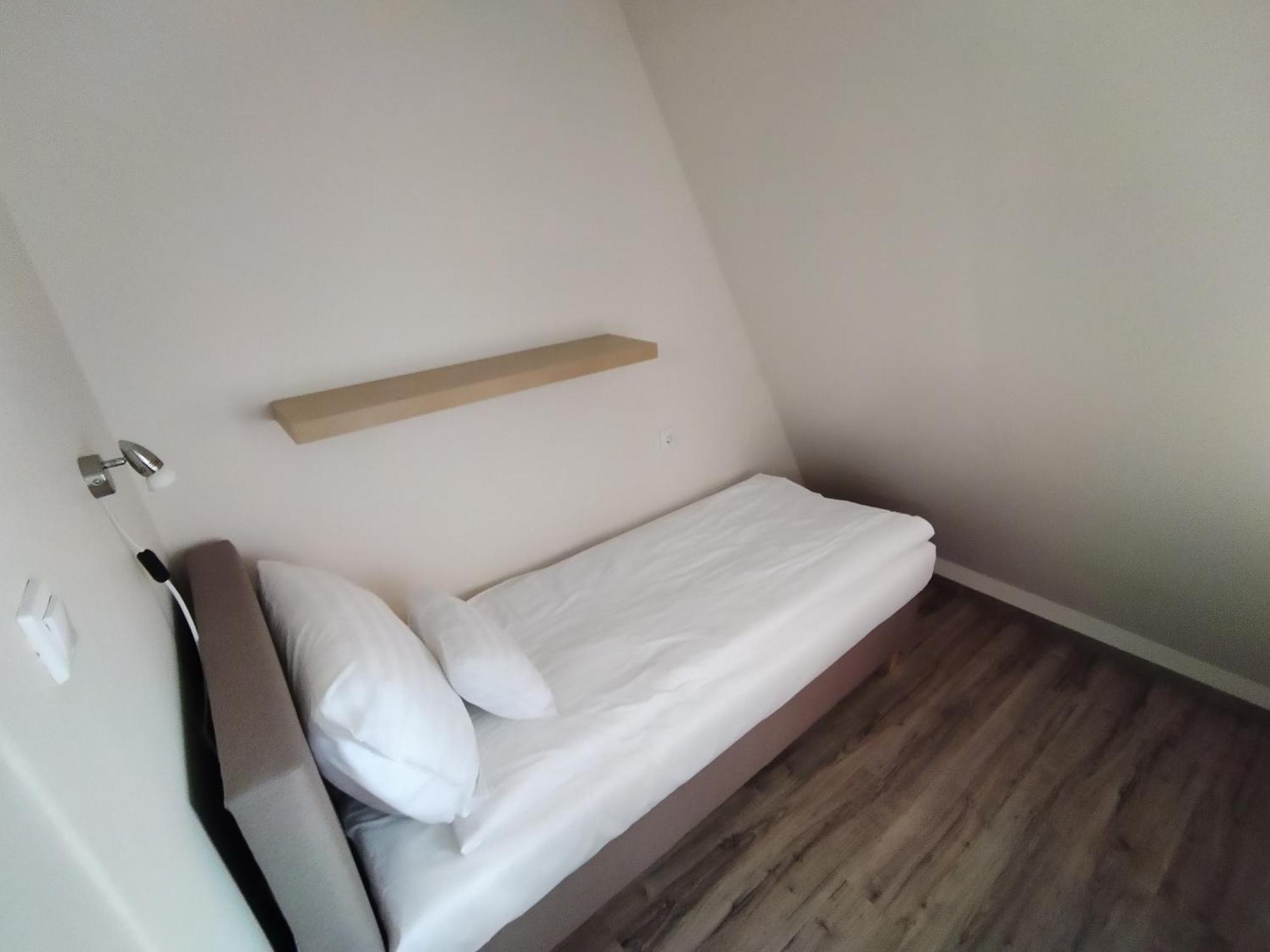 Viking Hotel Gardony Bagian luar foto