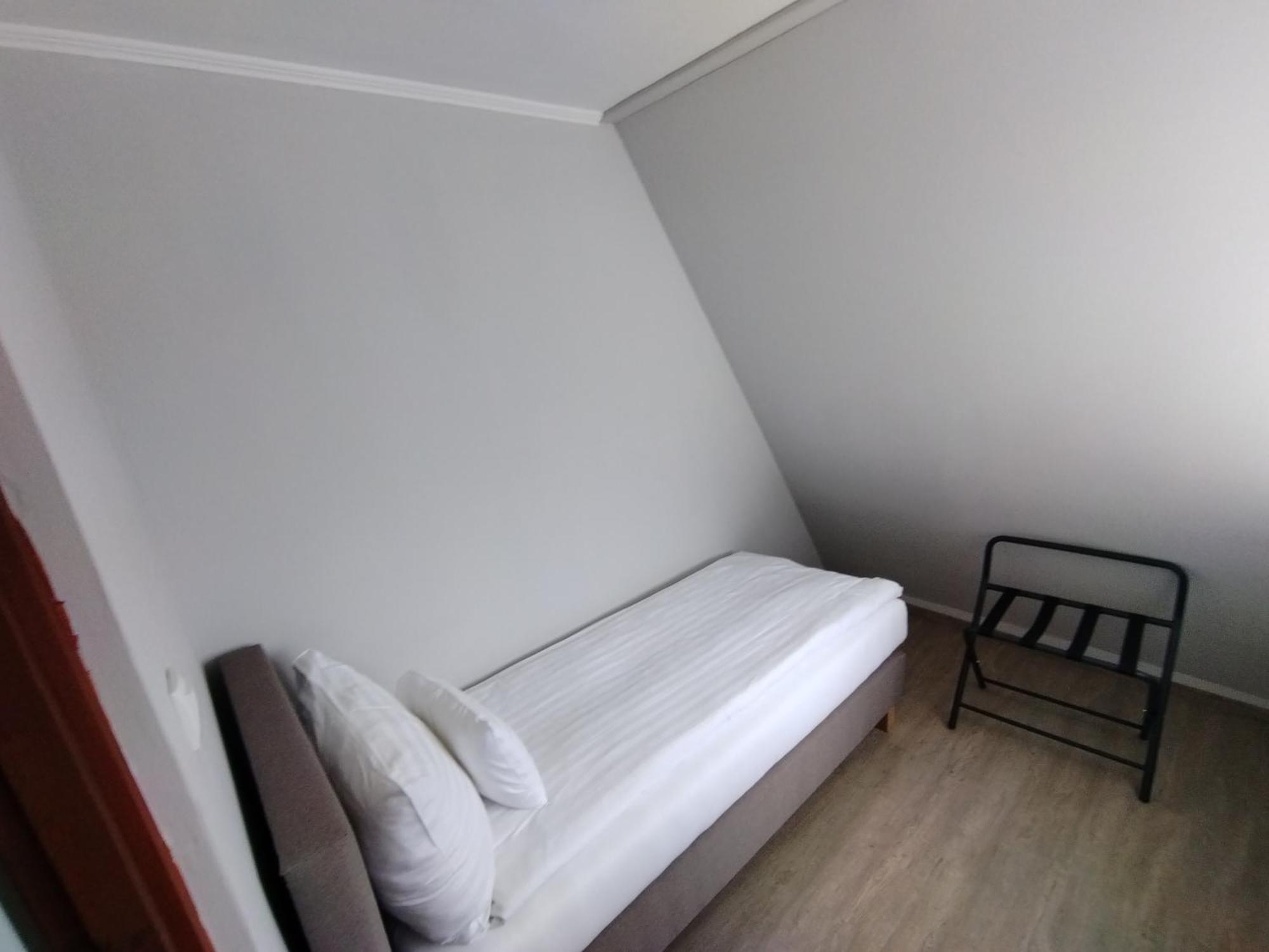 Viking Hotel Gardony Bagian luar foto