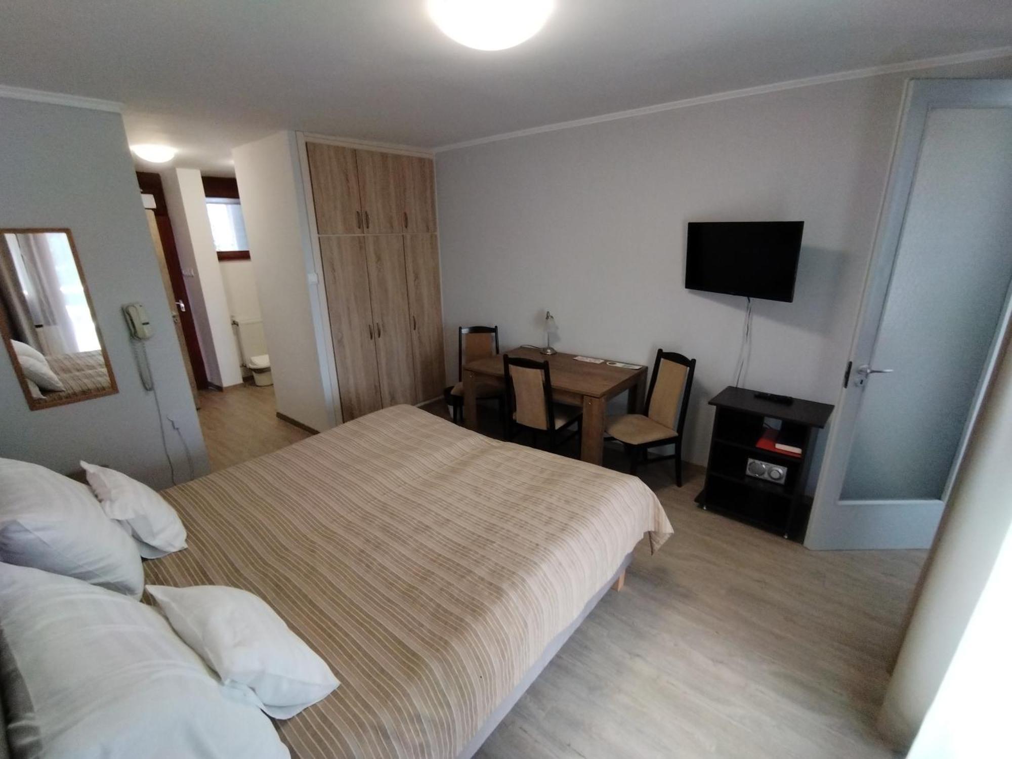 Viking Hotel Gardony Bagian luar foto