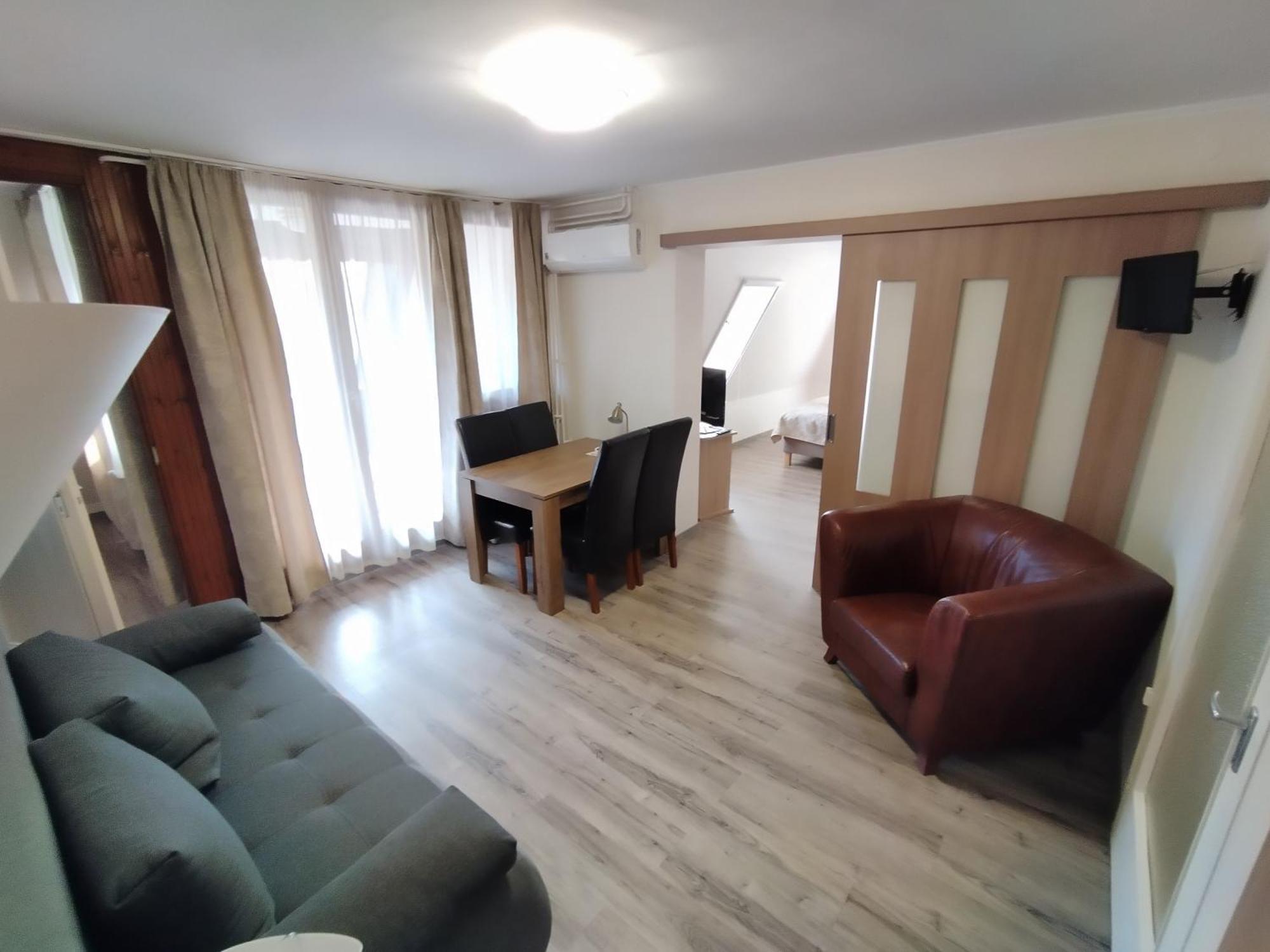 Viking Hotel Gardony Bagian luar foto