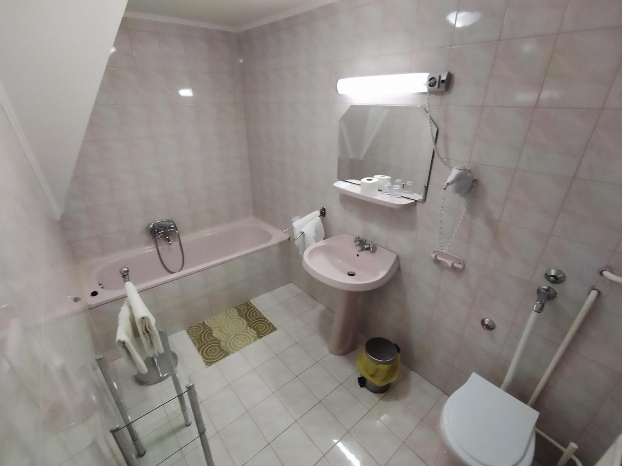 Viking Hotel Gardony Bagian luar foto