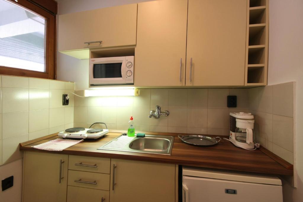 Viking Hotel Gardony Bagian luar foto