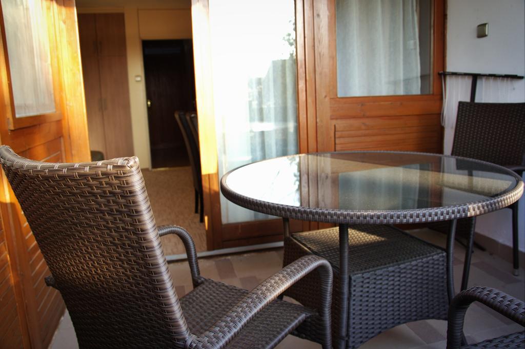 Viking Hotel Gardony Bagian luar foto